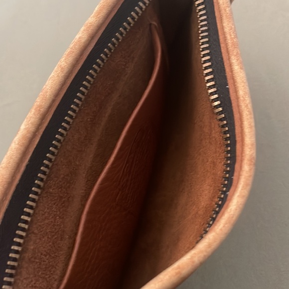 COACH  vintage authentic Leather caramel tone crossbody BAG - Picture 10 of 15